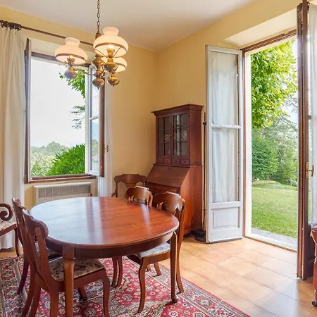 Harriet Villa Grandola ed Uniti