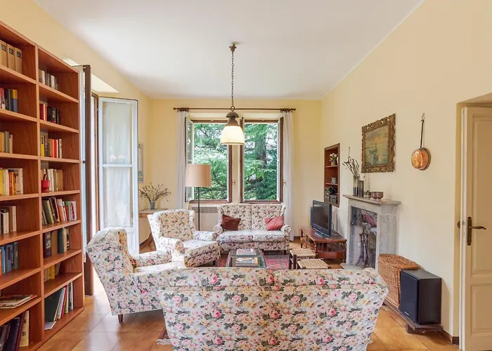 Harriet Вилла Грандола-ед-Унити