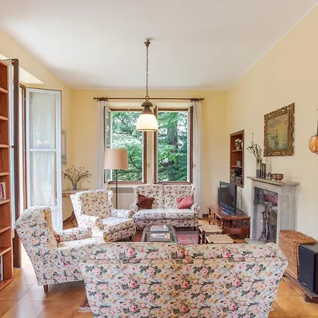 Harriet Villa Grandola ed Uniti